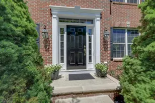 81 Lafayette Cir, Totowa, NJ 07512 - Photo 3