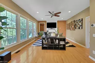 81 Lafayette Cir, Totowa, NJ 07512 - Photo 15