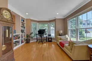 81 Lafayette Cir, Totowa, NJ 07512 - Photo 7