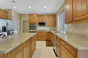 81 Lafayette Cir, Totowa, NJ 07512 - Photo 17