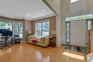 81 Lafayette Cir, Totowa, NJ 07512 - Photo 9