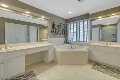 81 Lafayette Cir #81, Totowa, NJ 07512 - Photo 31