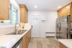 110 Woodlawn Ave, Clifton, NJ 07013 - Photo 19