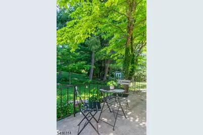 110 Woodlawn Ave, Clifton, NJ 07013 - Photo 37