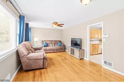 3 Roy Ave, Bloomingdale, NJ 07403 - Photo 3