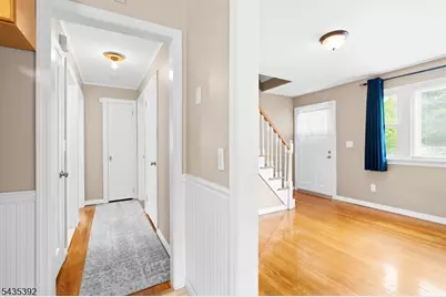 3 Roy Ave, Bloomingdale, NJ 07403 - Photo 9