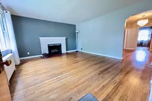 816 Kingsland Ln, Fort Lee, NJ 07024 - Photo 3
