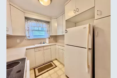 816 Kingsland Ln, Fort Lee, NJ 07024 - Photo 7