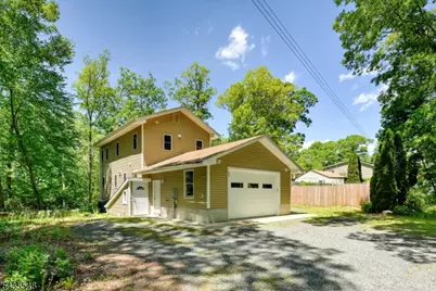 11 Mt Crest Rd, Jefferson Township, NJ 07438 - Photo 3
