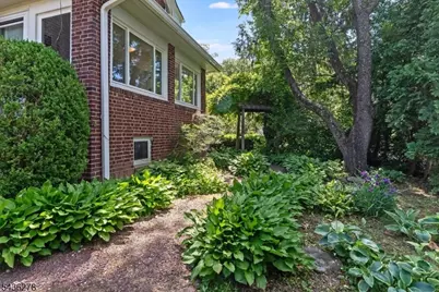 53 Bowdoin St, Maplewood, NJ 07040 - Photo 33