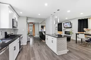 245 W 3rd Ave, Roselle, NJ 07203 - Photo 9