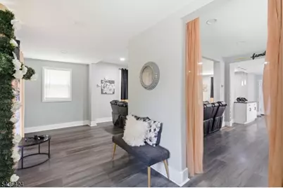 245 W 3rd Ave, Roselle, NJ 07203 - Photo 5