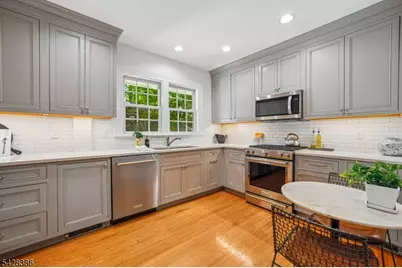 148 Beekman Rd, Summit, NJ 07901 - Photo 7