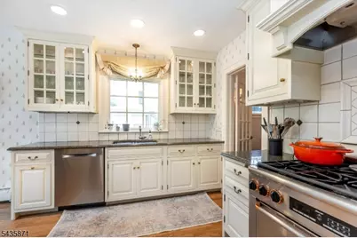 242 Forest Ave, Glen Ridge, NJ 07028 - Photo 19