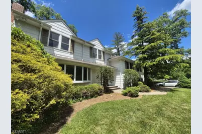 205 Long Hill Dr, Millburn, NJ 07078 - Photo 3