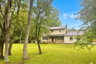 4 Laurel Pl, Chester, NJ 07930 - Photo 1