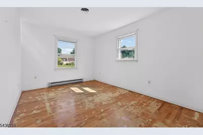 800 Lynda Rd, Lopatcong Township, NJ 08865 - Photo 15