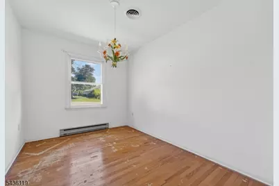 800 Lynda Rd, Lopatcong Township, NJ 08865 - Photo 13