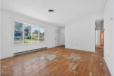 800 Lynda Rd, Lopatcong Township, NJ 08865 - Photo 11