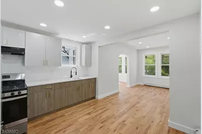 203 Hansbury Ave, Newark, NJ 07112 - Photo 3