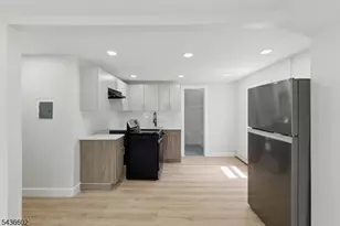 203 Hansbury Ave, Newark, NJ 07112 - Photo 35