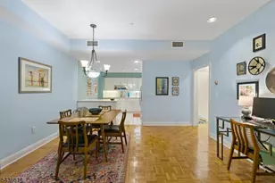 208-32 Shearwater Ct, Jersey City, NJ 07305 - Photo 3