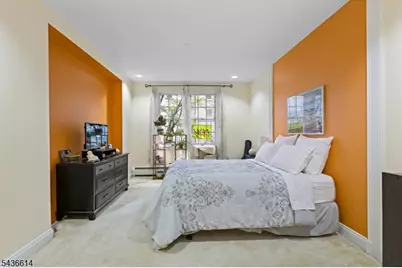 208-32 Shearwater Ct #32, Jersey City, NJ 07305 - Photo 11