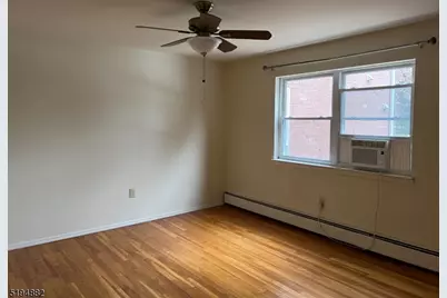 17 Manchester Ct, Wayne, NJ 07470 - Photo 5