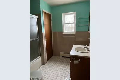 17 Manchester Ct, Wayne, NJ 07470 - Photo 9
