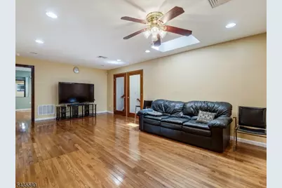 24 Winthrop Rd, Edison Twp., NJ 08817 - Photo 5