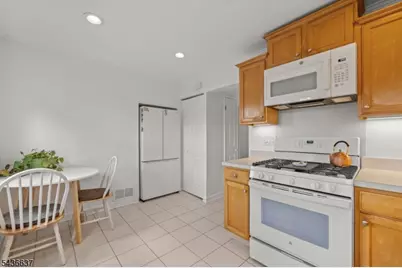 166 Beverly Hill Rd, Clifton, NJ 07012 - Photo 7
