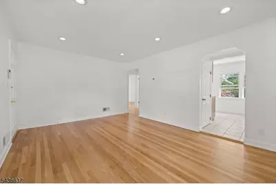 166 Beverly Hill Rd, Clifton, NJ 07012 - Photo 5