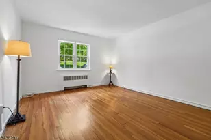 18 Wedgewood Dr, Verona, NJ 07044 - Photo 17
