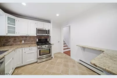 10 Lloyd Ave, Florham Park, NJ 07932 - Photo 9