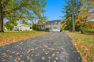 10 Lloyd Ave, Florham Park, NJ 07932 - Photo 3