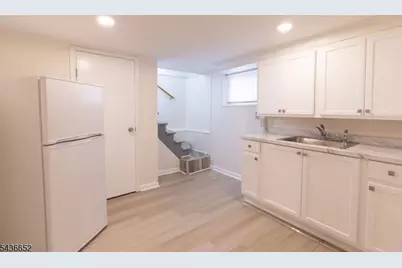 210 Globe Ave, Union Township, NJ 07083 - Photo 27