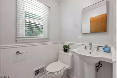 37 Wolfe Dr, Wanaque, NJ 07465 - Photo 15