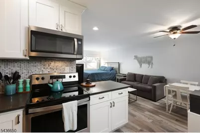37 Hill St #C8, Morristown, NJ 07960 - Photo 3