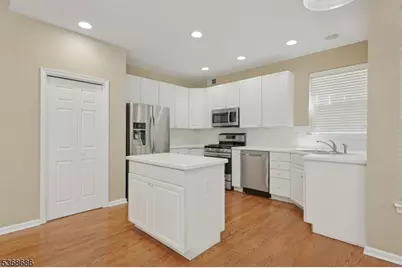 48 Landau Rd, Bernards Township, NJ 07920 - Photo 7