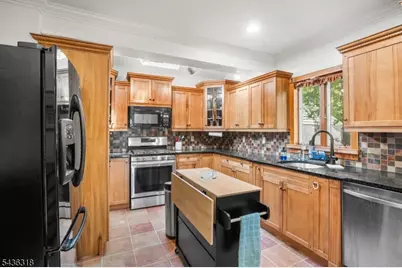 581 Eagle Rock Ave, West Orange Township, NJ 07052 - Photo 9