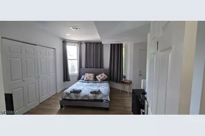 35 Vernon Ave, Newark, NJ 07108 - Photo 3
