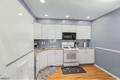 21 Edgefield Dr, Parsippany, NJ 07950 - Photo 5