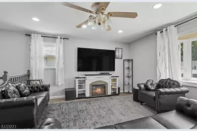 509 Church Pl, Plainfield, NJ 07063 - Photo 3