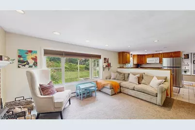 48 Copeley Rd, Hampton Township, NJ 07860 - Photo 5