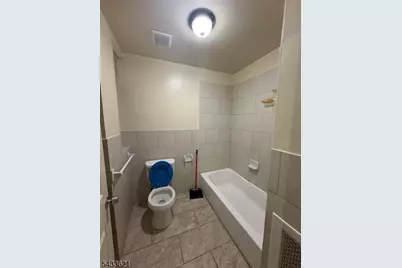 143 Huntington Ter #1R, Newark, NJ 07112 - Photo 5