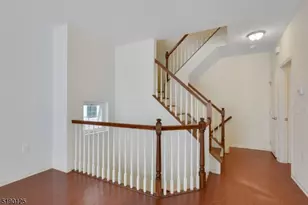 306 Waterview Ct, Hanover Township, NJ 07927 - Photo 3