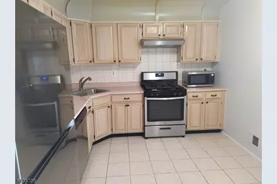 98 Amethyst Way, Franklin Township, NJ 08823 - Photo 3