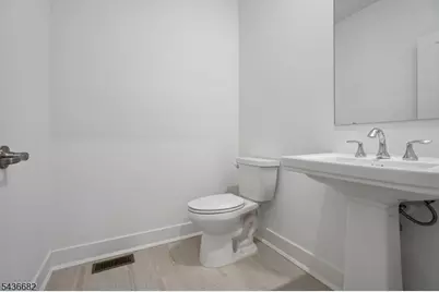 52 Eastwood Ter, East Hanover Township, NJ 07936 - Photo 17
