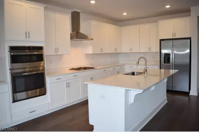 52 Eastwood Ter, East Hanover Township, NJ 07936 - Photo 5