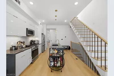 666 Ocean Ave, Jersey City, NJ 07305 - Photo 11